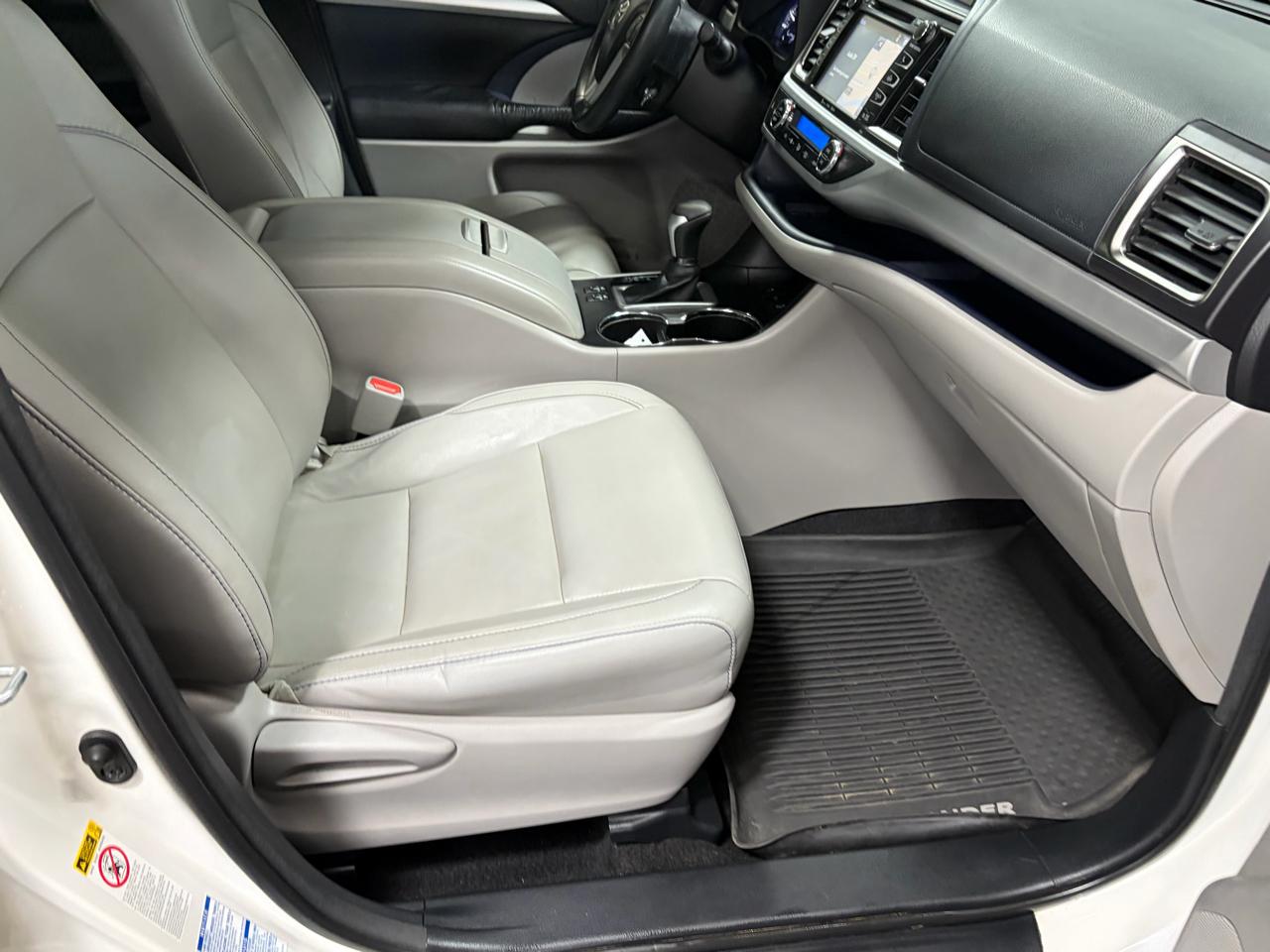 Toyota Highlander XLE AWD V6 2016