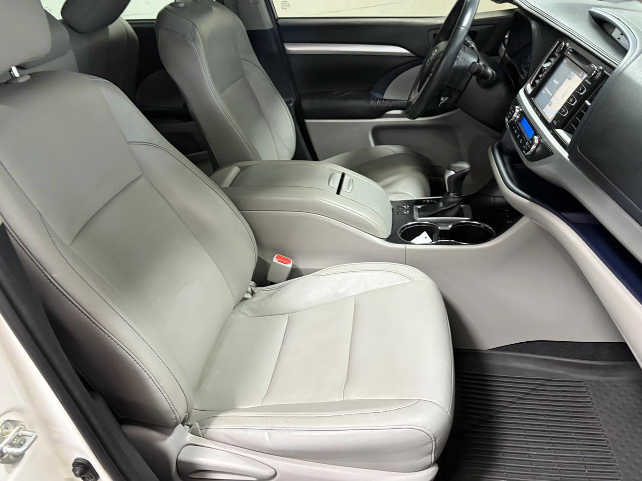 Toyota Highlander XLE AWD V6 2016