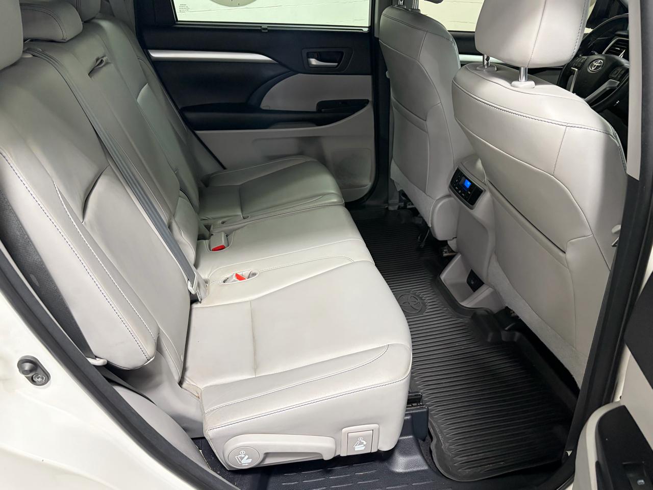 Toyota Highlander XLE AWD V6 2016