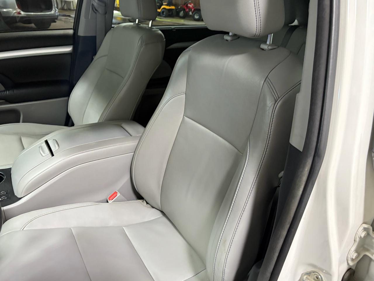 Toyota Highlander XLE AWD V6 2016