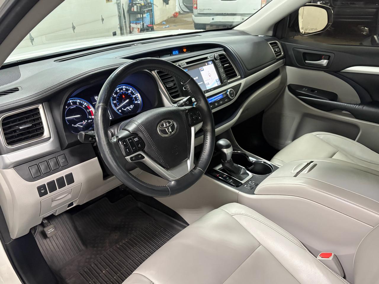 Toyota Highlander XLE AWD V6 2016