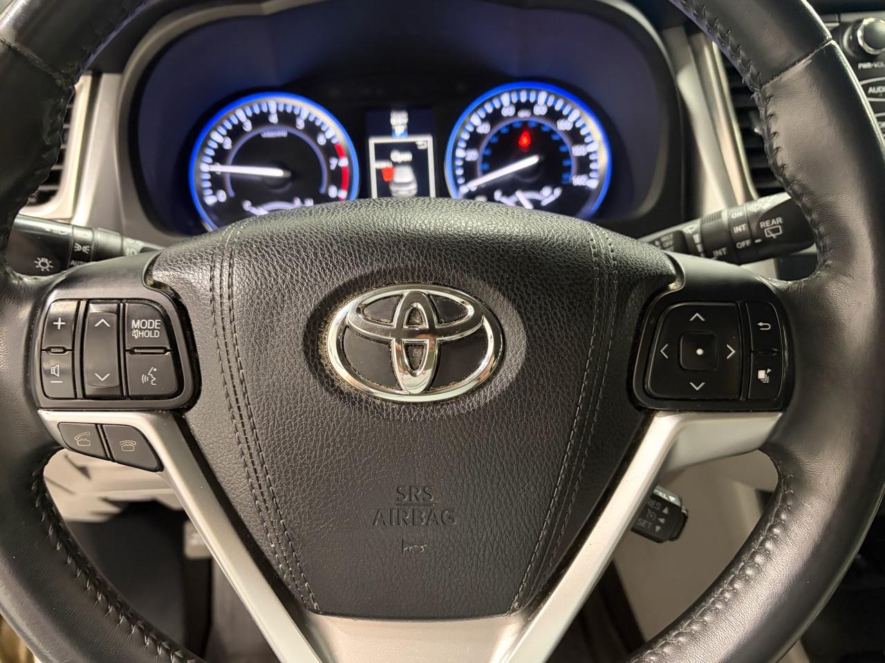 Toyota Highlander XLE AWD V6 2016