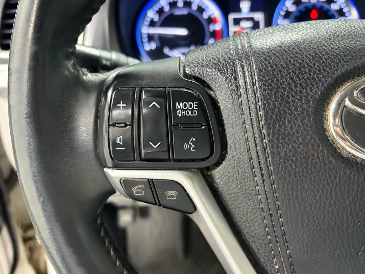 Toyota Highlander XLE AWD V6 2016