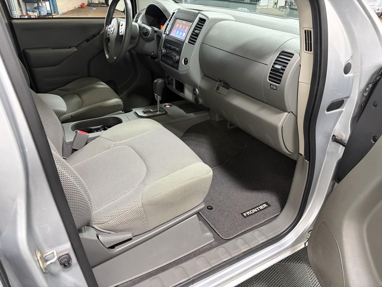 Nissan Frontier 4WD King Cab Auto SV 2021
