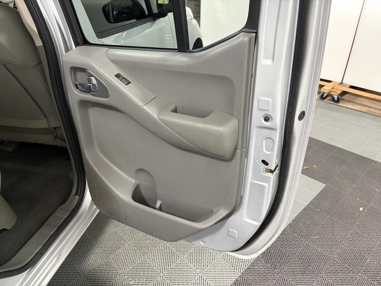 Nissan Frontier 4WD King Cab Auto SV 2021
