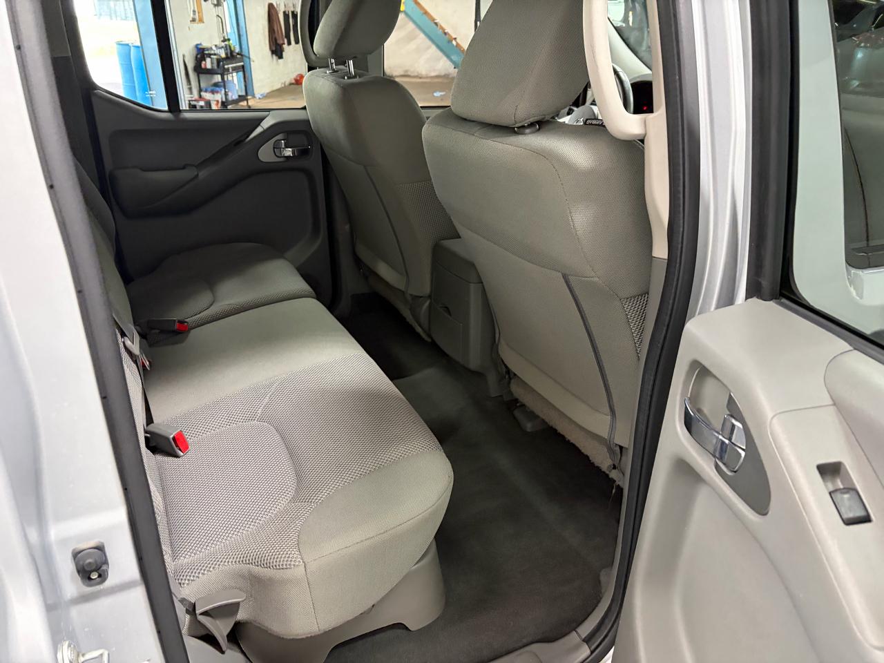 Nissan Frontier 4WD King Cab Auto SV 2021
