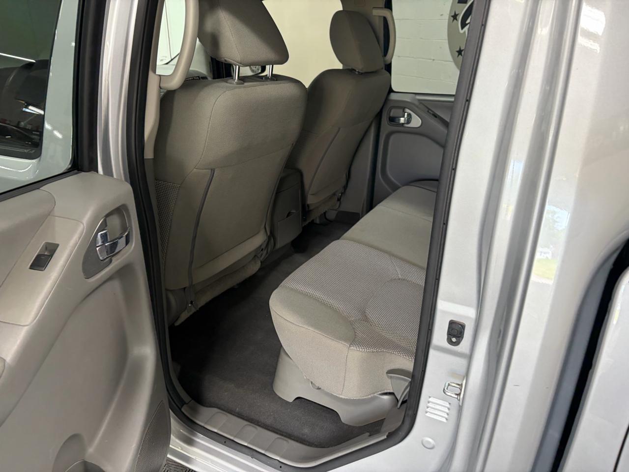 Nissan Frontier 4WD King Cab Auto SV 2021