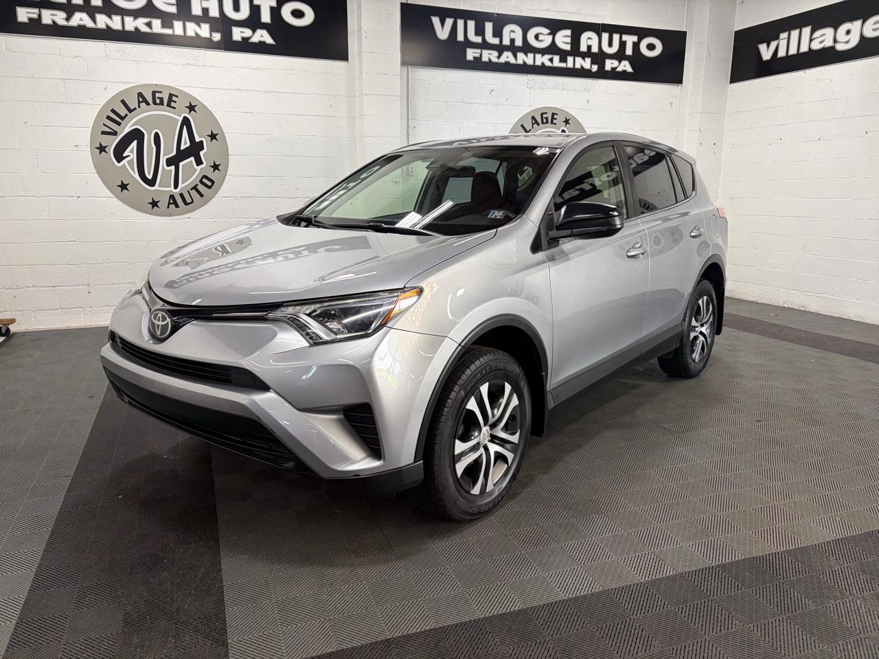 Toyota RAV4 LE AWD 2018