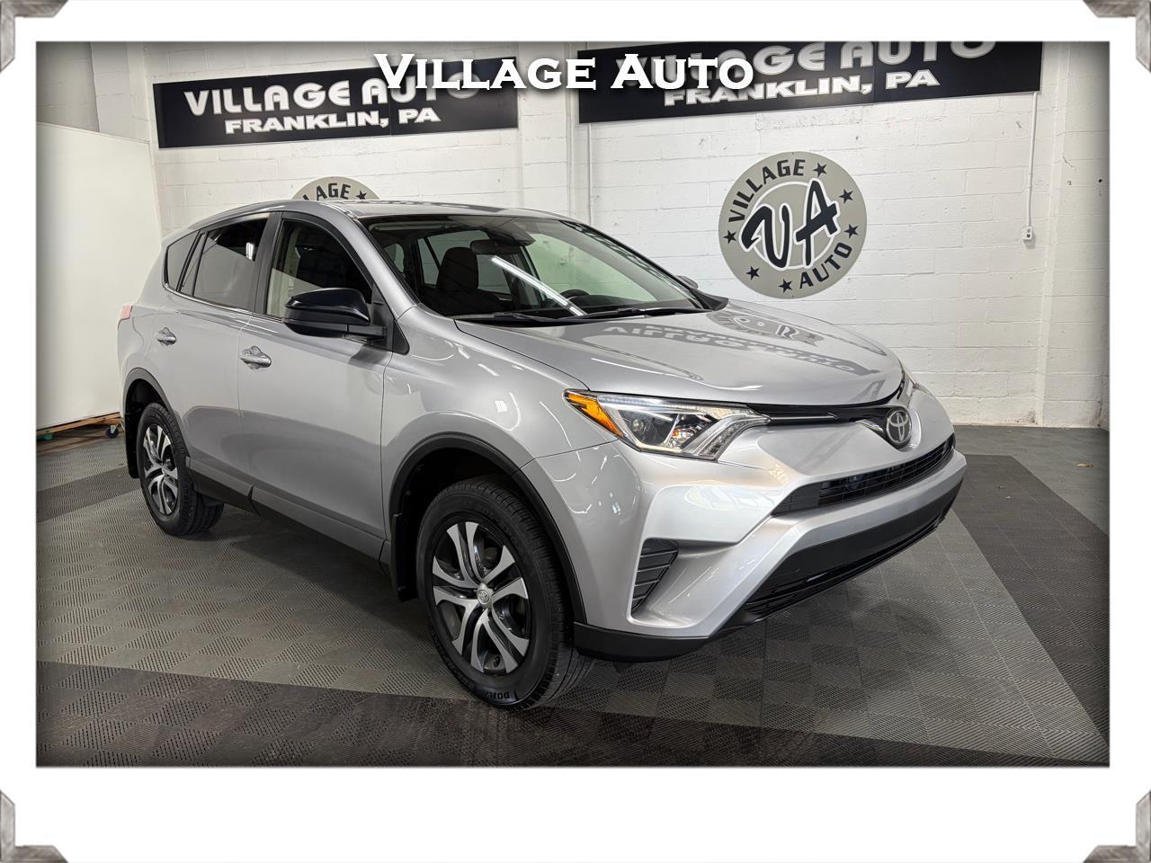 Toyota RAV4 LE AWD 2018