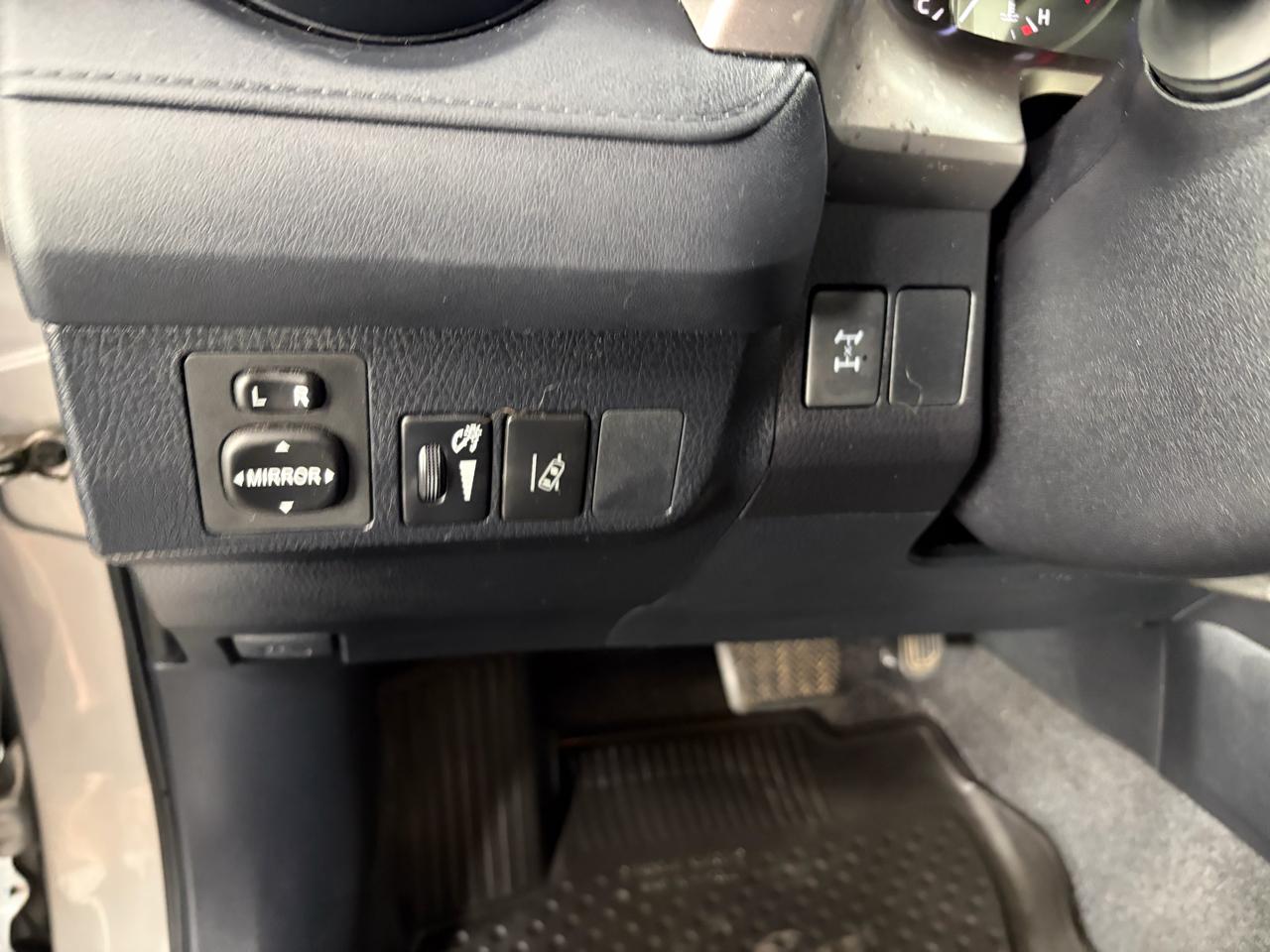 Toyota RAV4 LE AWD 2018