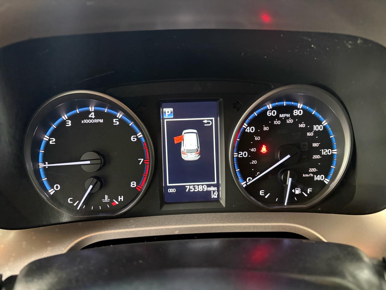 Toyota RAV4 LE AWD 2018