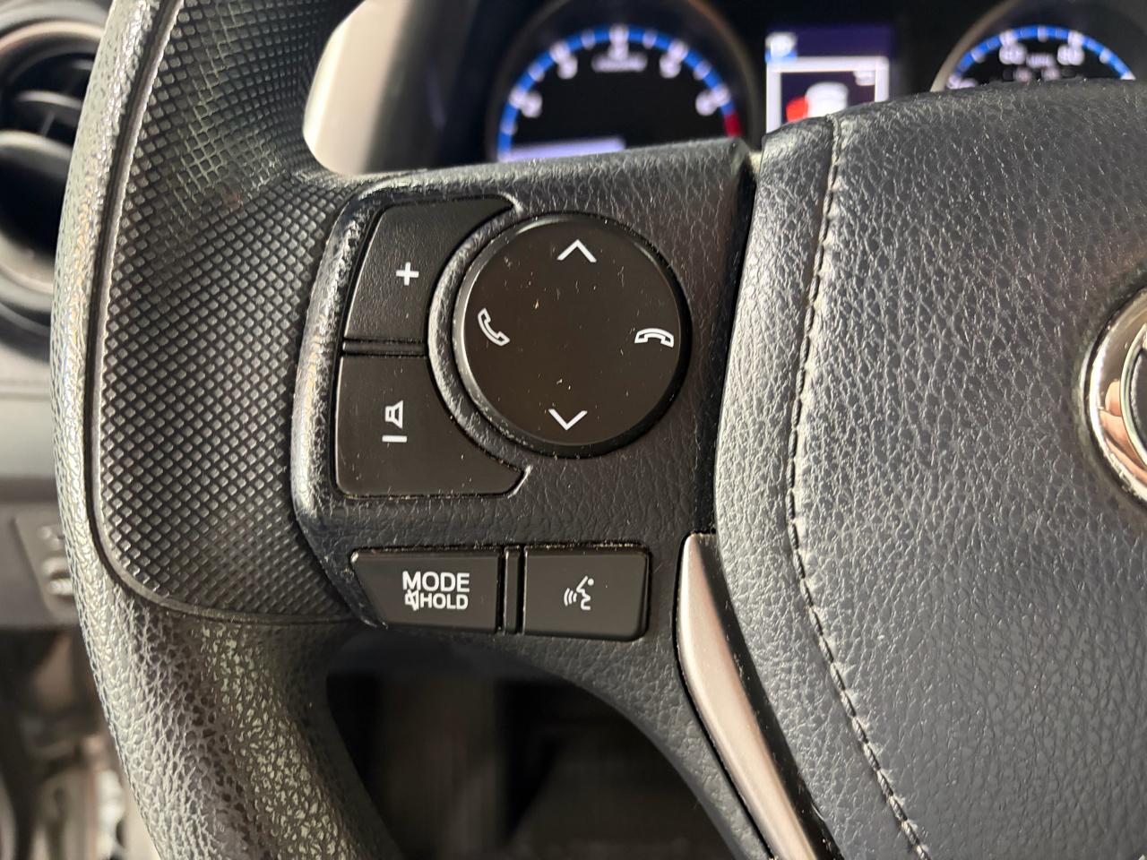 Toyota RAV4 LE AWD 2018