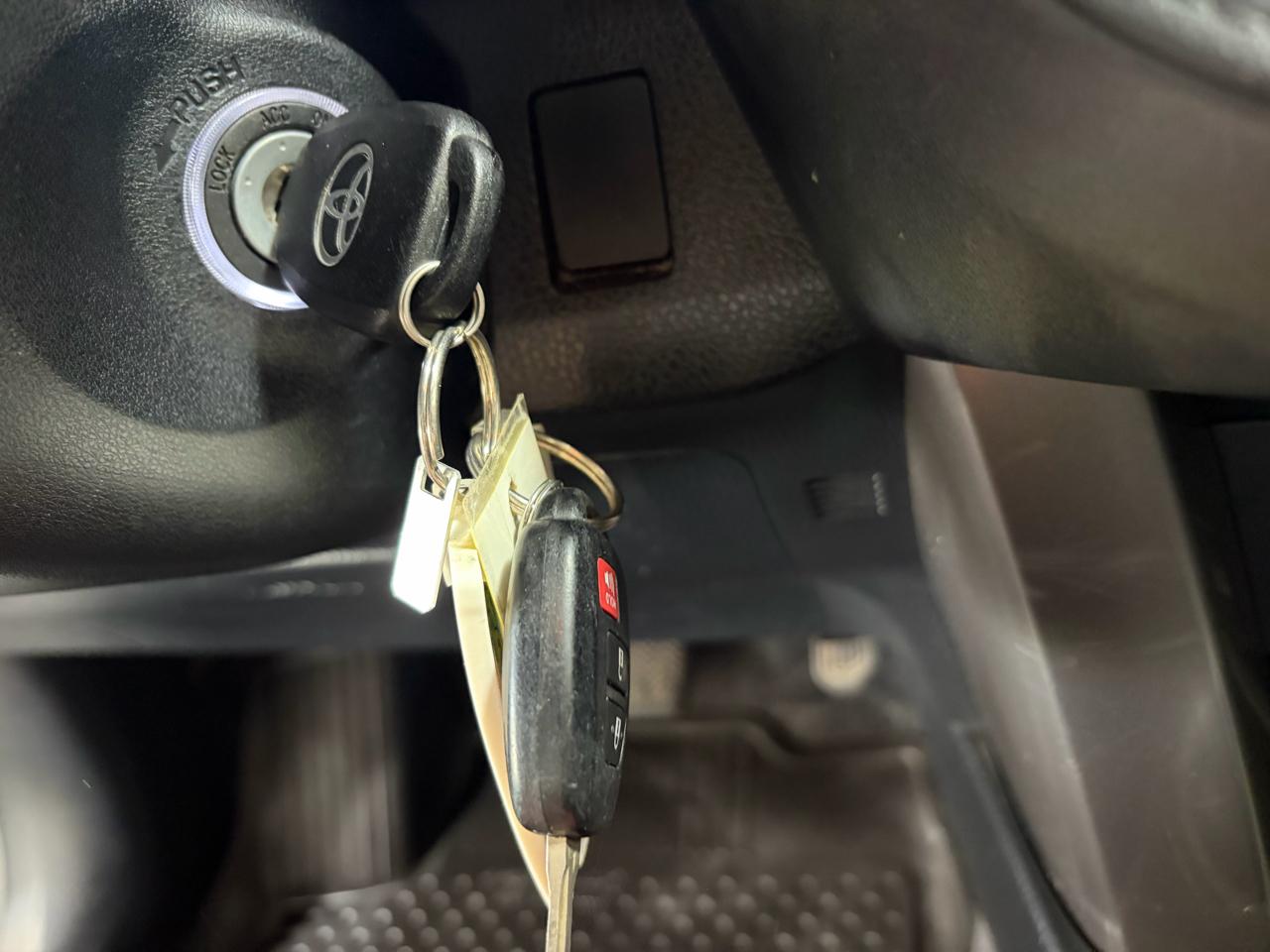 Toyota RAV4 LE AWD 2018