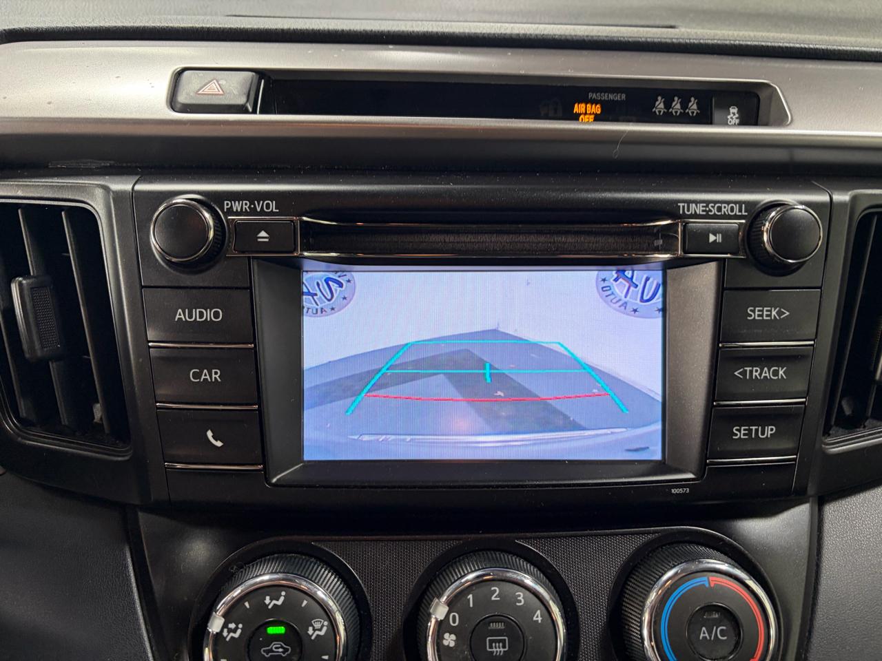 Toyota RAV4 LE AWD 2018