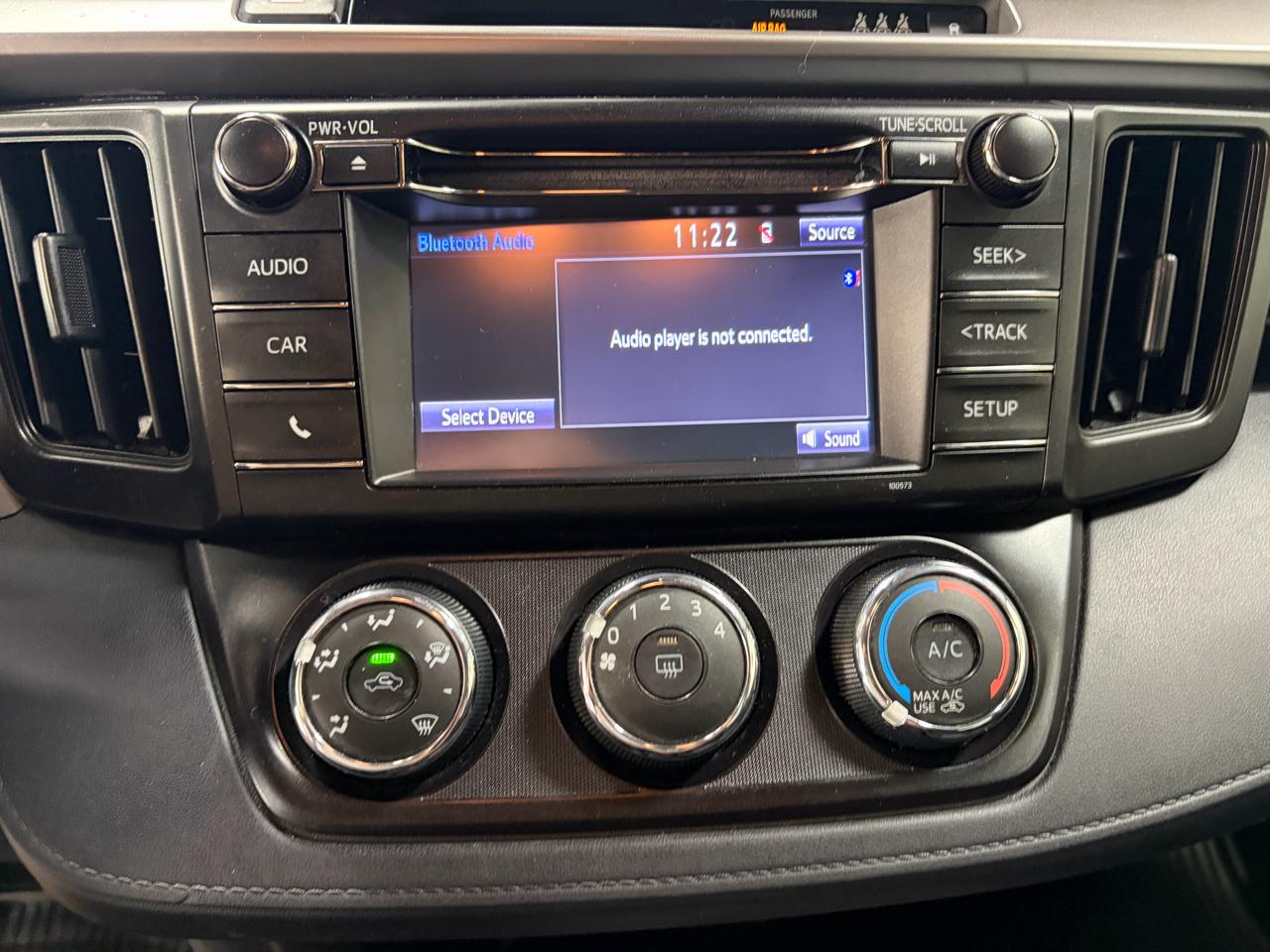 Toyota RAV4 LE AWD 2018