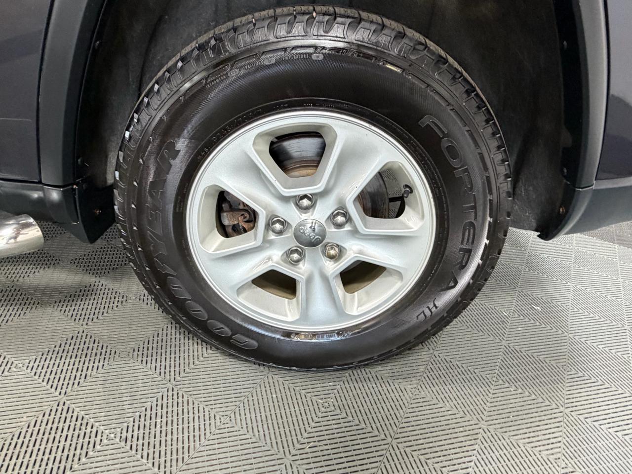 Jeep Grand Cherokee Laredo 4WD 2014