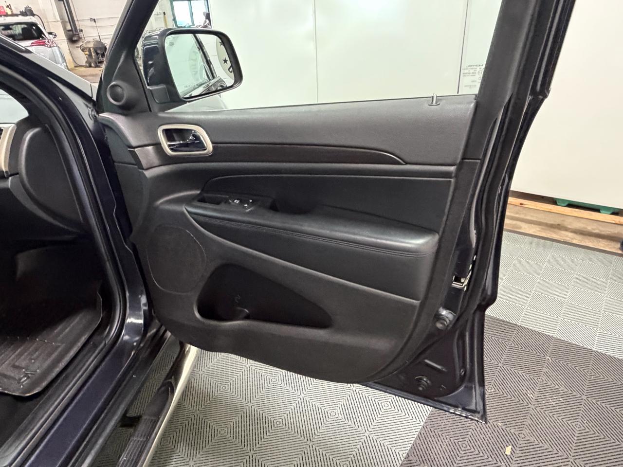 Jeep Grand Cherokee Laredo 4WD 2014
