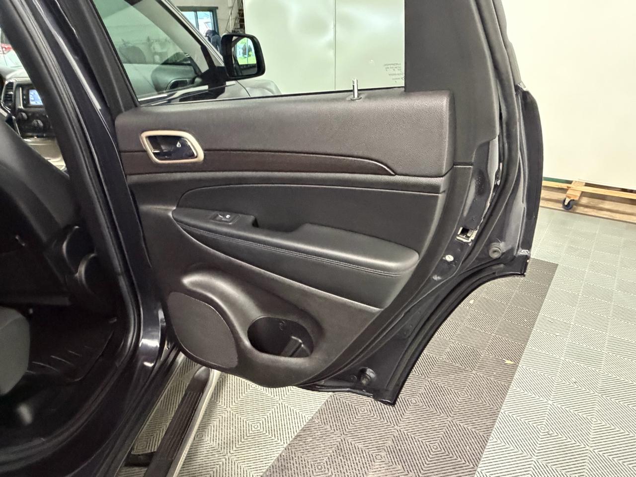 Jeep Grand Cherokee Laredo 4WD 2014