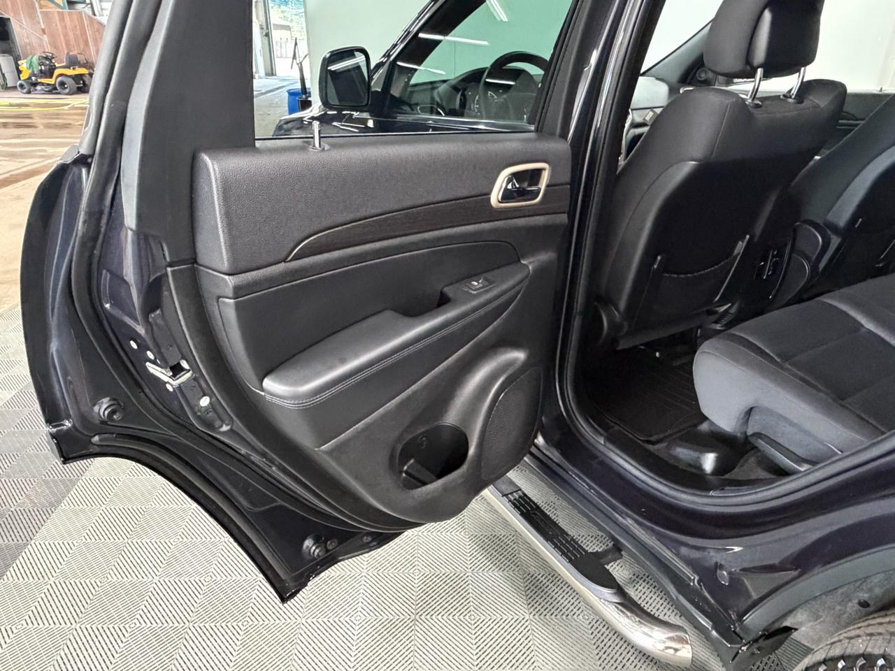 Jeep Grand Cherokee Laredo 4WD 2014
