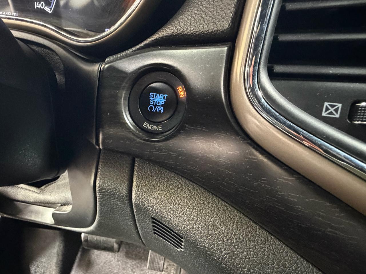 Jeep Grand Cherokee Laredo 4WD 2014