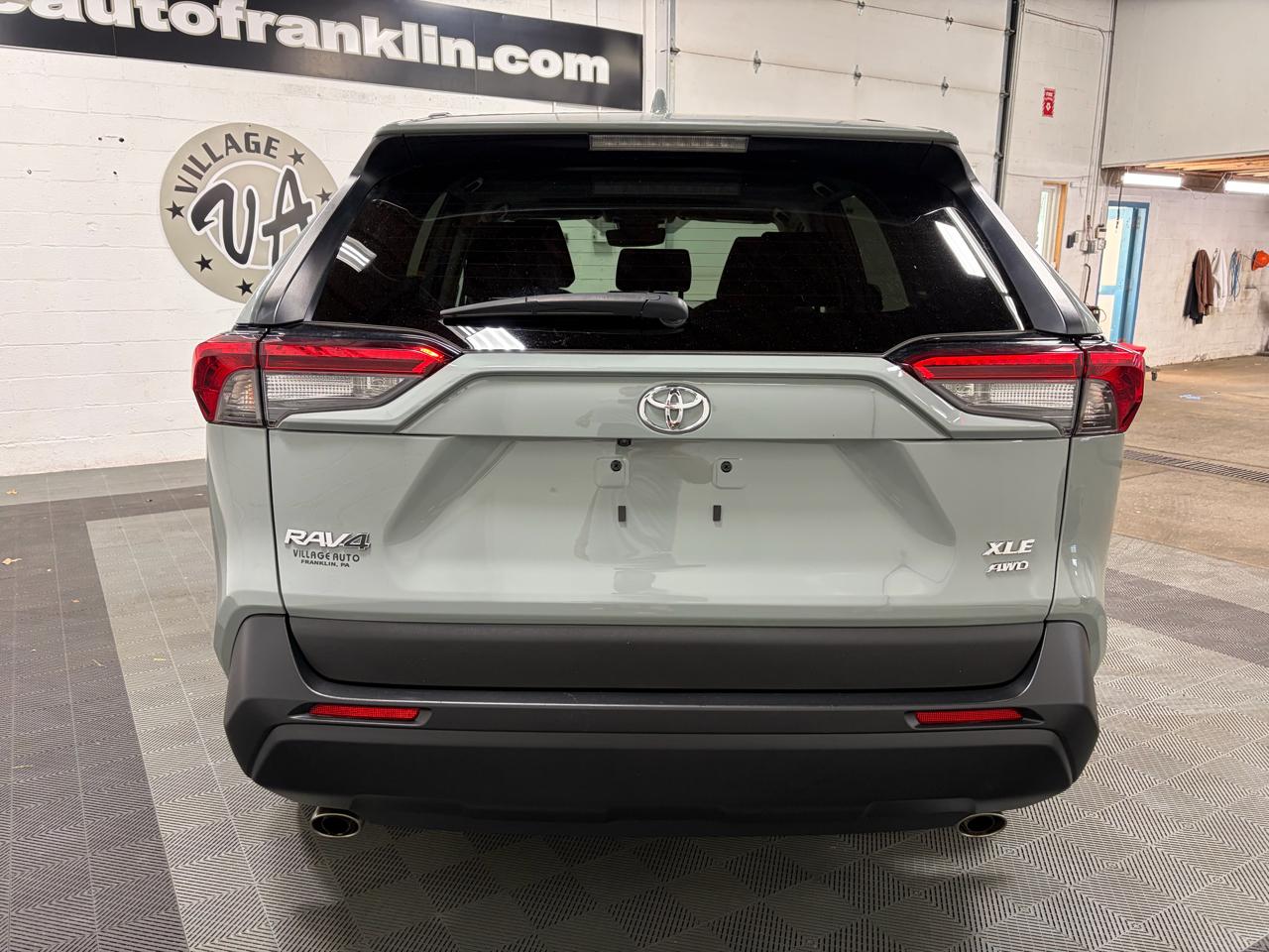 Toyota RAV4 XLE AWD 2023