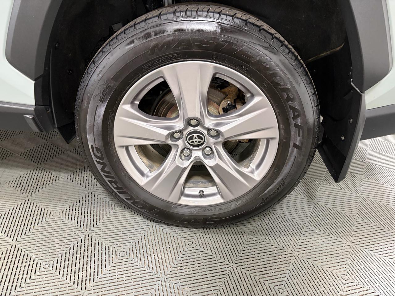 Toyota RAV4 XLE AWD 2023