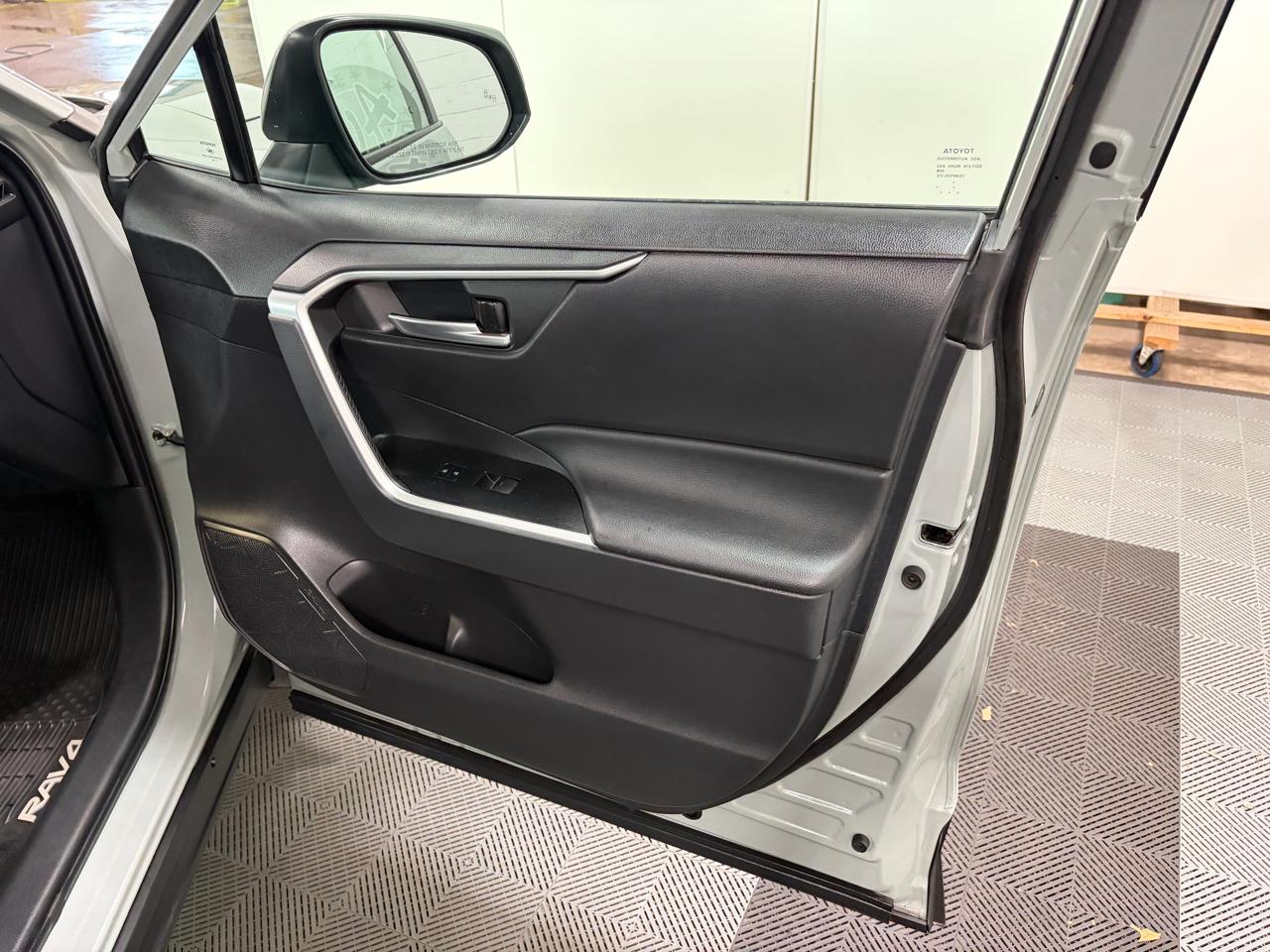 Toyota RAV4 XLE AWD 2023