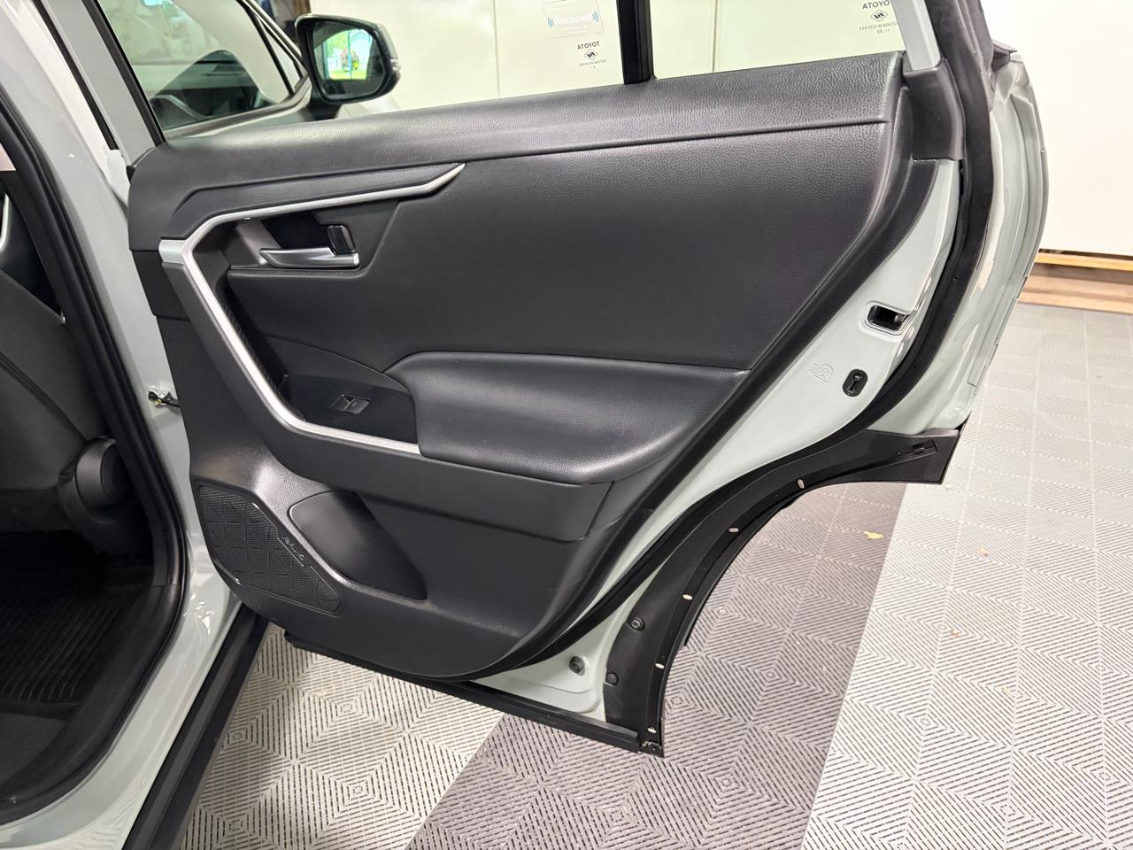 Toyota RAV4 XLE AWD 2023