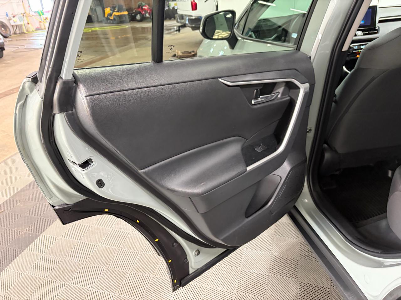 Toyota RAV4 XLE AWD 2023