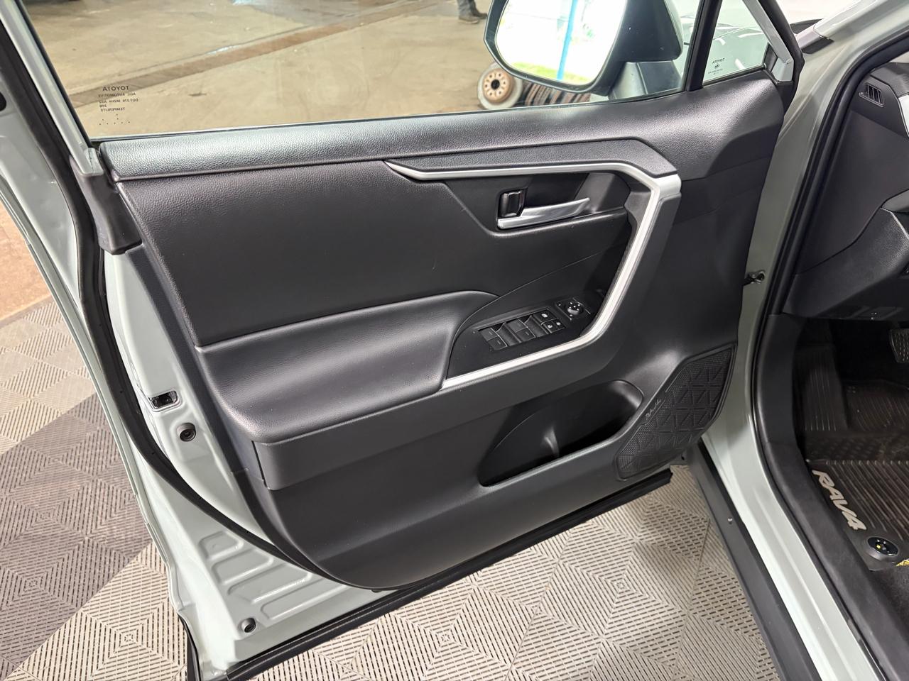 Toyota RAV4 XLE AWD 2023