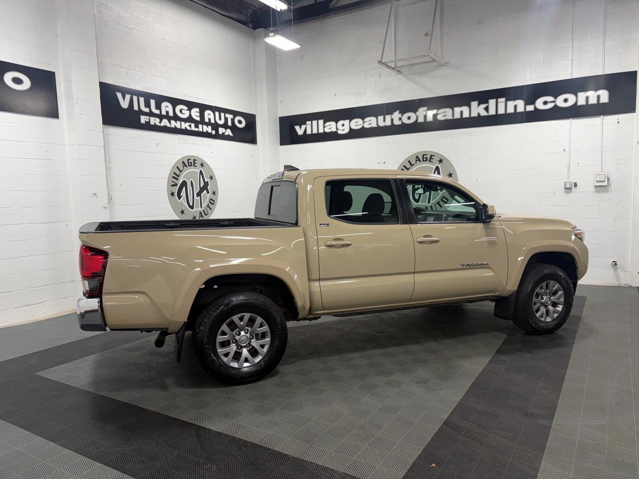 Toyota Tacoma SR5 Dbl Cab 4WD V6 at 2018