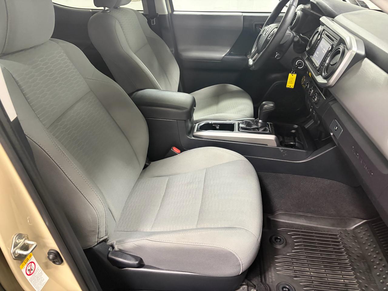 Toyota Tacoma SR5 Dbl Cab 4WD V6 at 2018