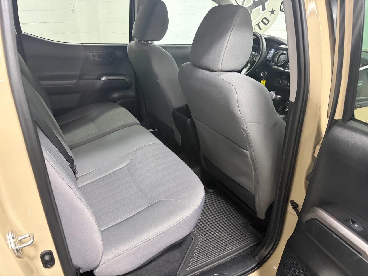 Toyota Tacoma SR5 Dbl Cab 4WD V6 at 2018