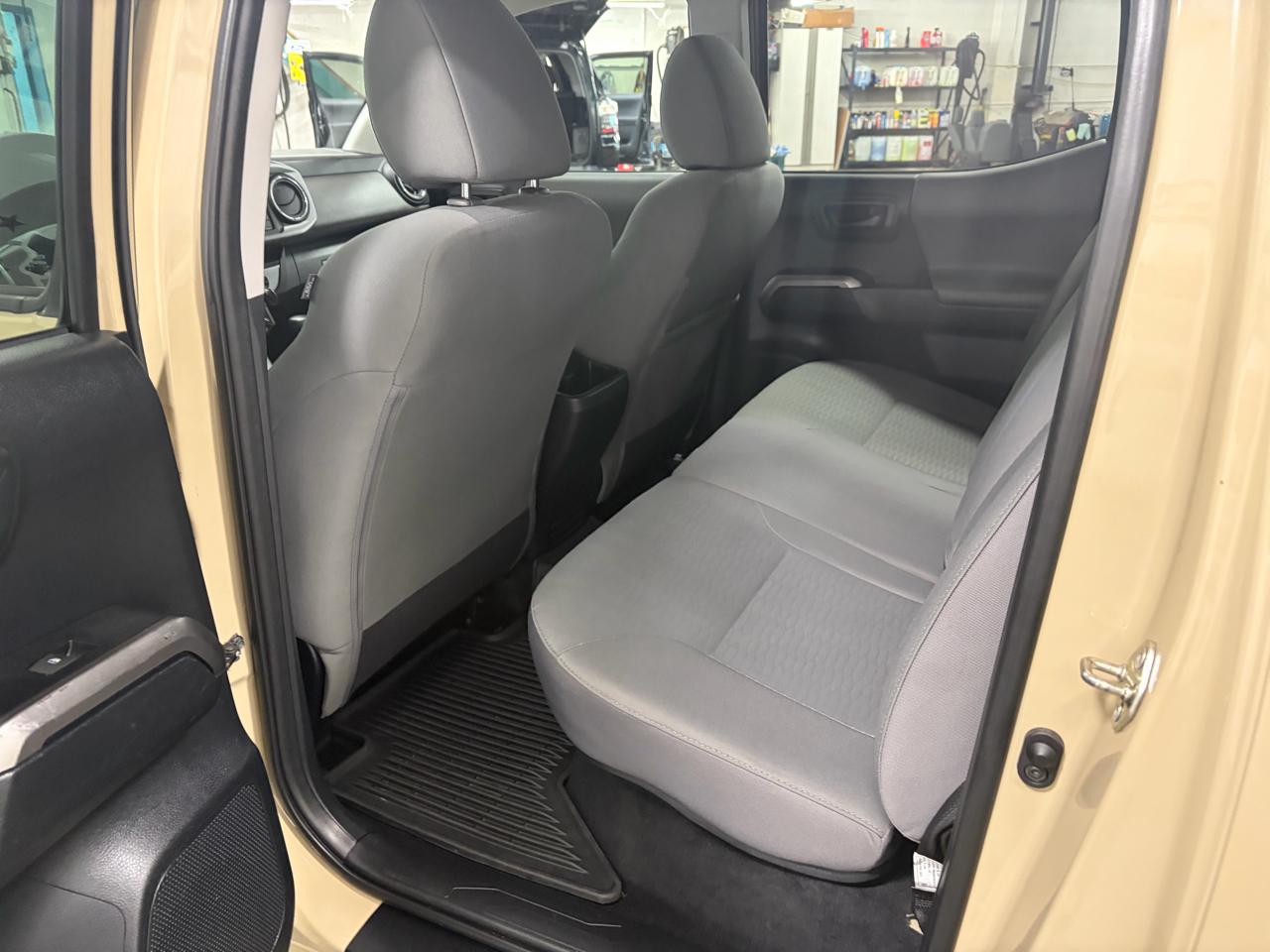 Toyota Tacoma SR5 Dbl Cab 4WD V6 at 2018