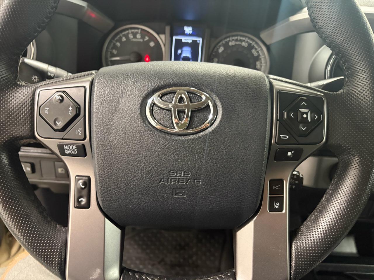 Toyota Tacoma SR5 Dbl Cab 4WD V6 at 2018