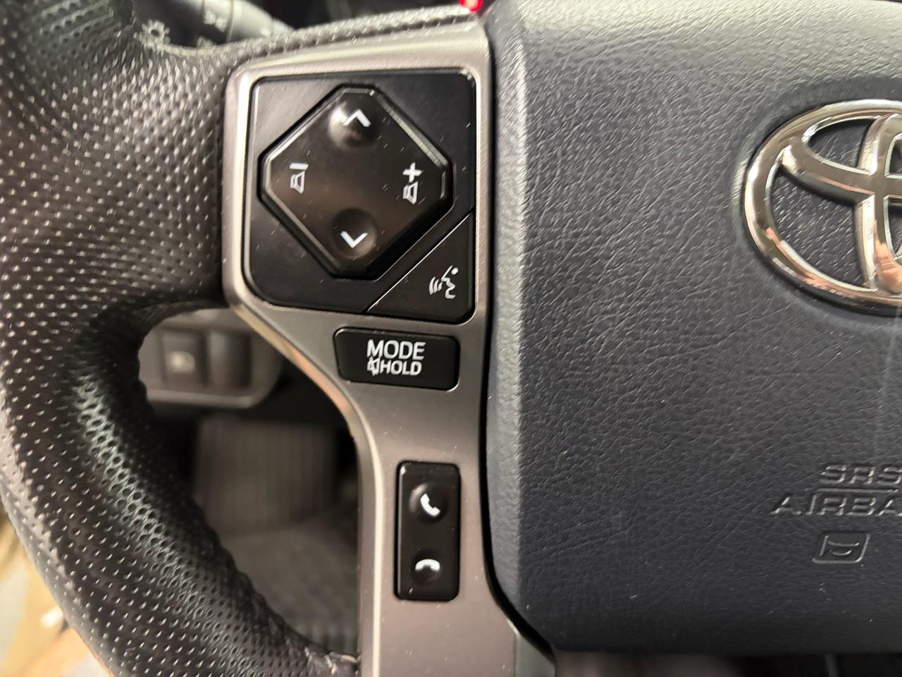 Toyota Tacoma SR5 Dbl Cab 4WD V6 at 2018