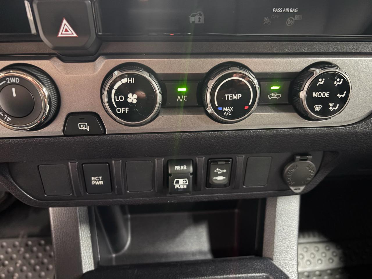 Toyota Tacoma SR5 Dbl Cab 4WD V6 at 2018