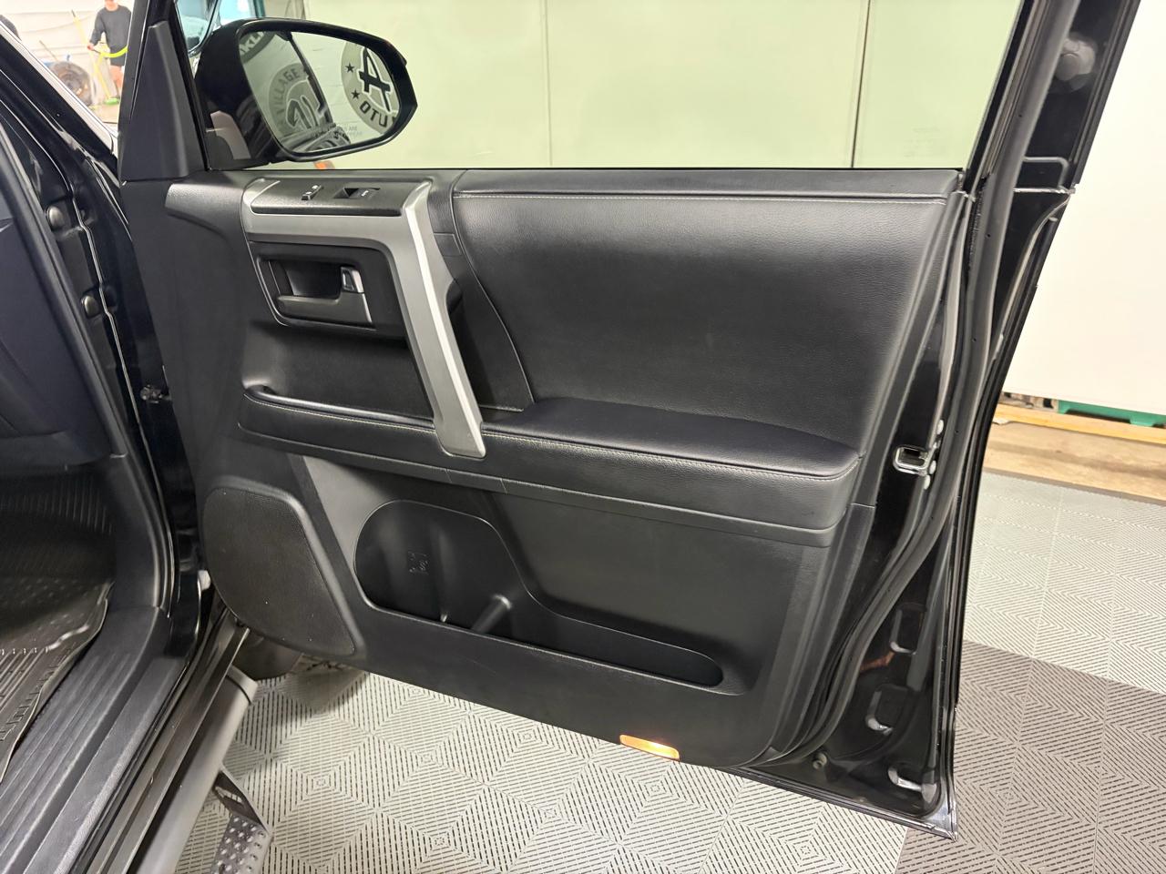 Toyota 4Runner SR5 Premium 4WD 2024