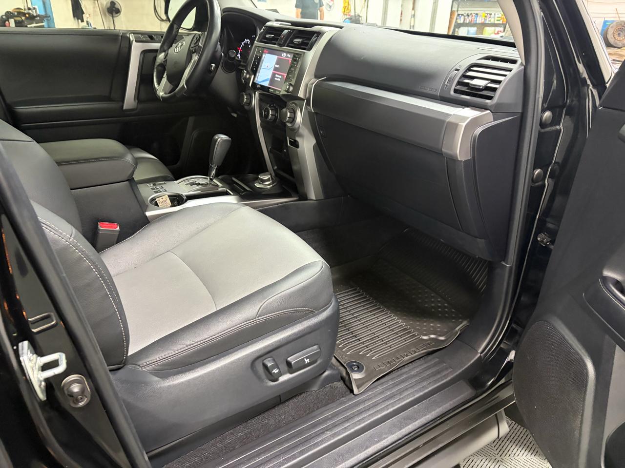 Toyota 4Runner SR5 Premium 4WD 2024