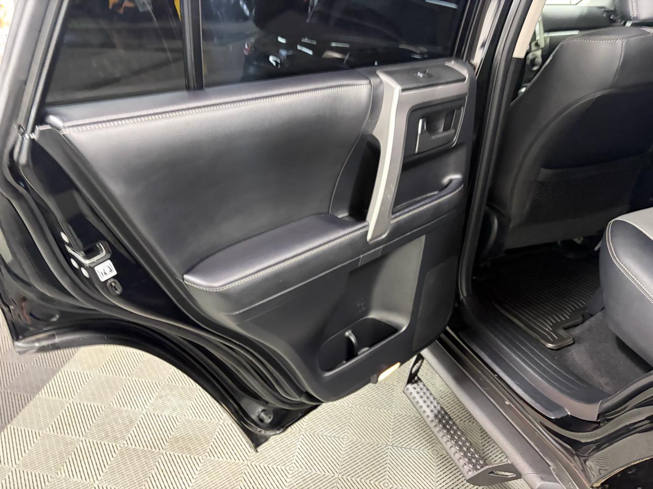 Toyota 4Runner SR5 Premium 4WD 2024