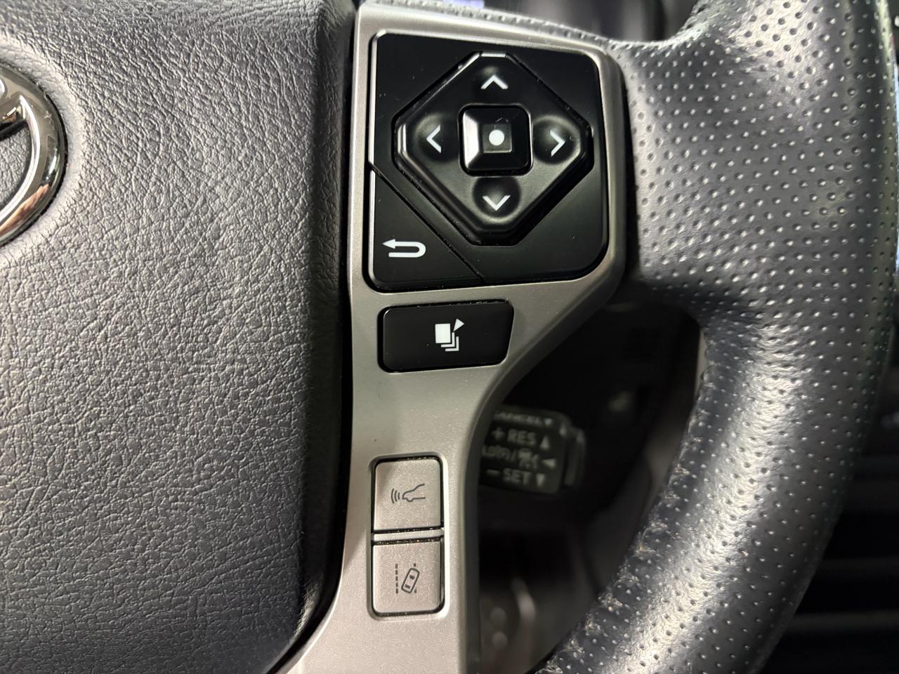 Toyota 4Runner SR5 Premium 4WD 2024