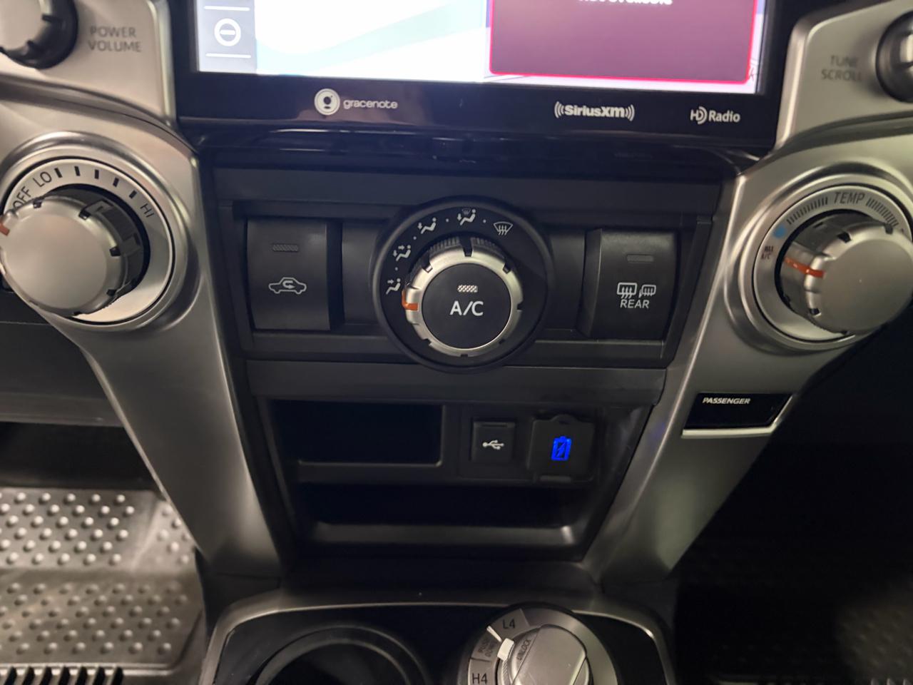 Toyota 4Runner SR5 Premium 4WD 2024