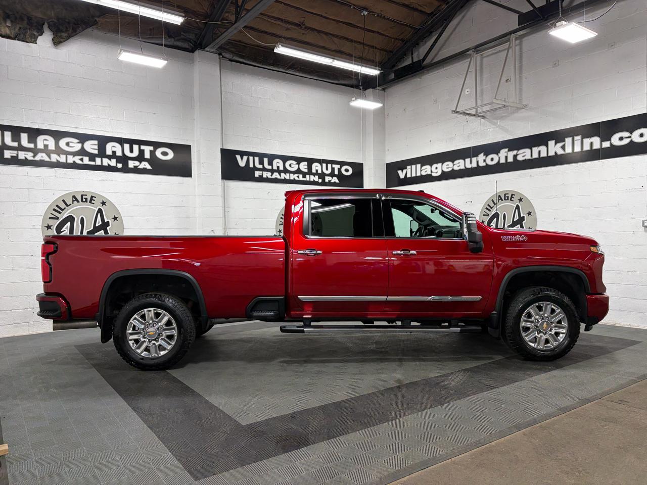 Chevrolet Silverado 2500HD High Country Crew Cab Long Box 4WD 2025