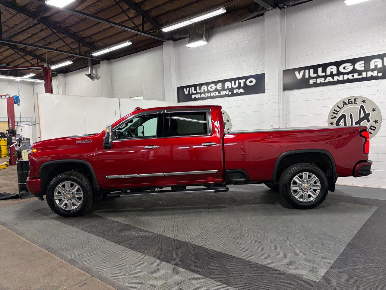 Chevrolet Silverado 2500HD High Country Crew Cab Long Box 4WD 2025