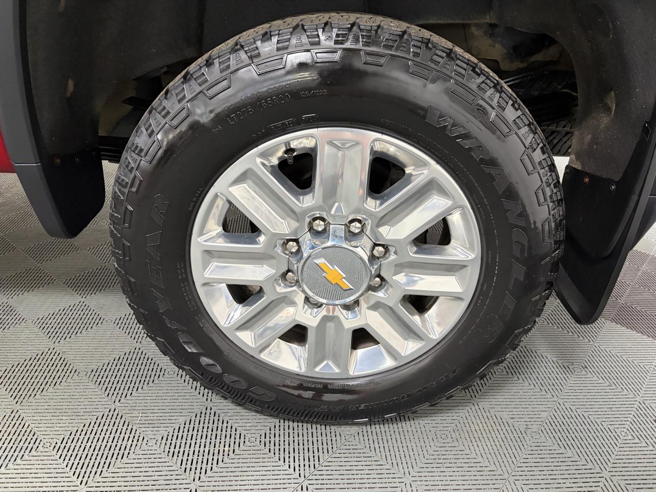 Chevrolet Silverado 2500HD High Country Crew Cab Long Box 4WD 2025