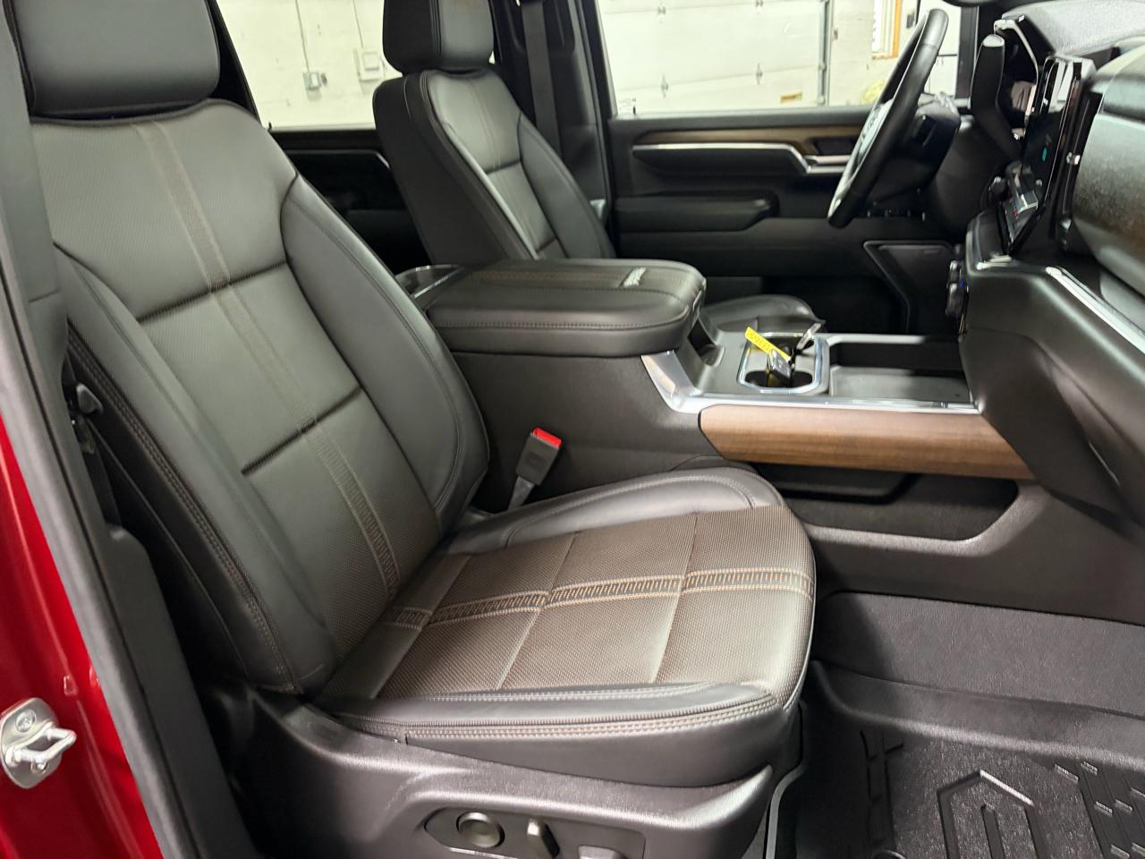 Chevrolet Silverado 2500HD High Country Crew Cab Long Box 4WD 2025