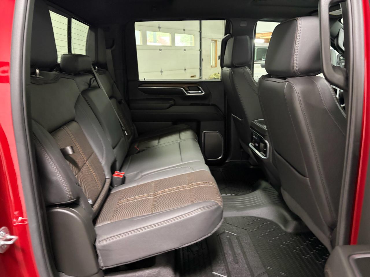 Chevrolet Silverado 2500HD High Country Crew Cab Long Box 4WD 2025
