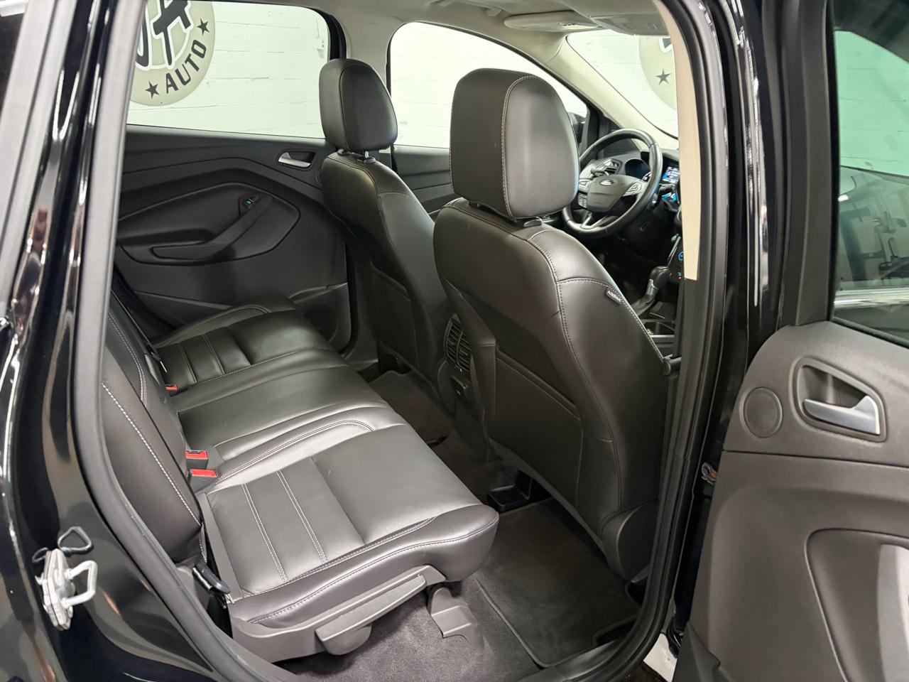 Ford Escape Titanium 4WD 2017