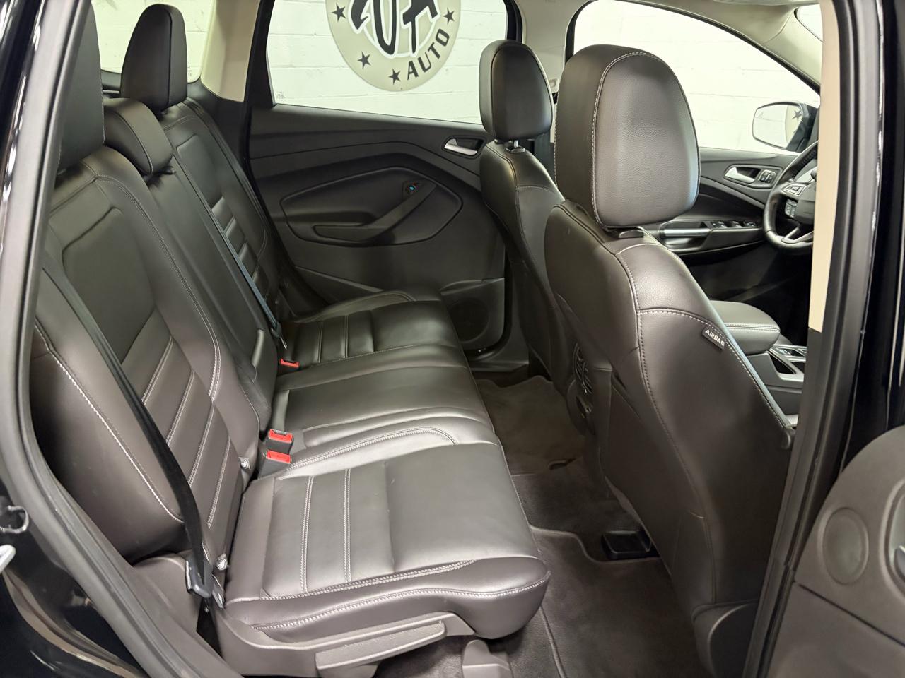 Ford Escape Titanium 4WD 2017