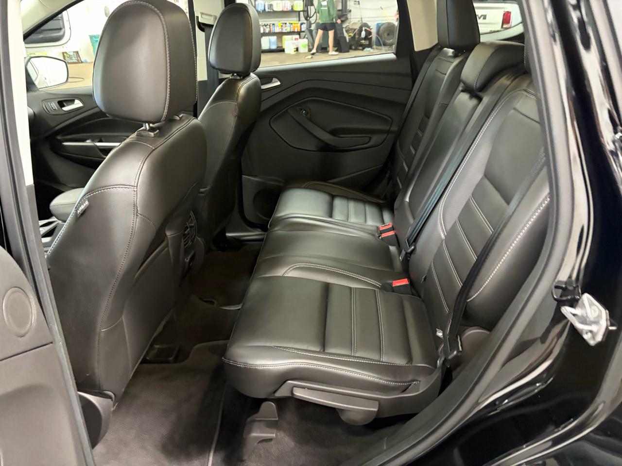 Ford Escape Titanium 4WD 2017